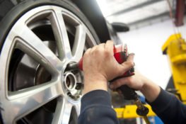 unscrewing wheels