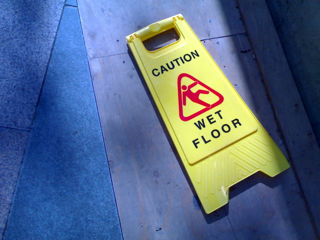 caution-wet-floor-sign-1-1444538-1280x960